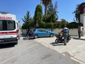 Direksiyon hakimiyetini kaybeden sürücü okul duvarına çarptı, 3 yaralı