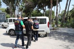 AKDENİZ’DE FUHUŞ OPERASYONU: 2 KİŞİ TUTUKLANDI