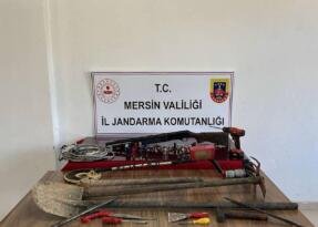 ÇAMLIYAYLA’DA DEFİNE ARAYAN ŞAHIS JANDARMAYA YAKALANDI”