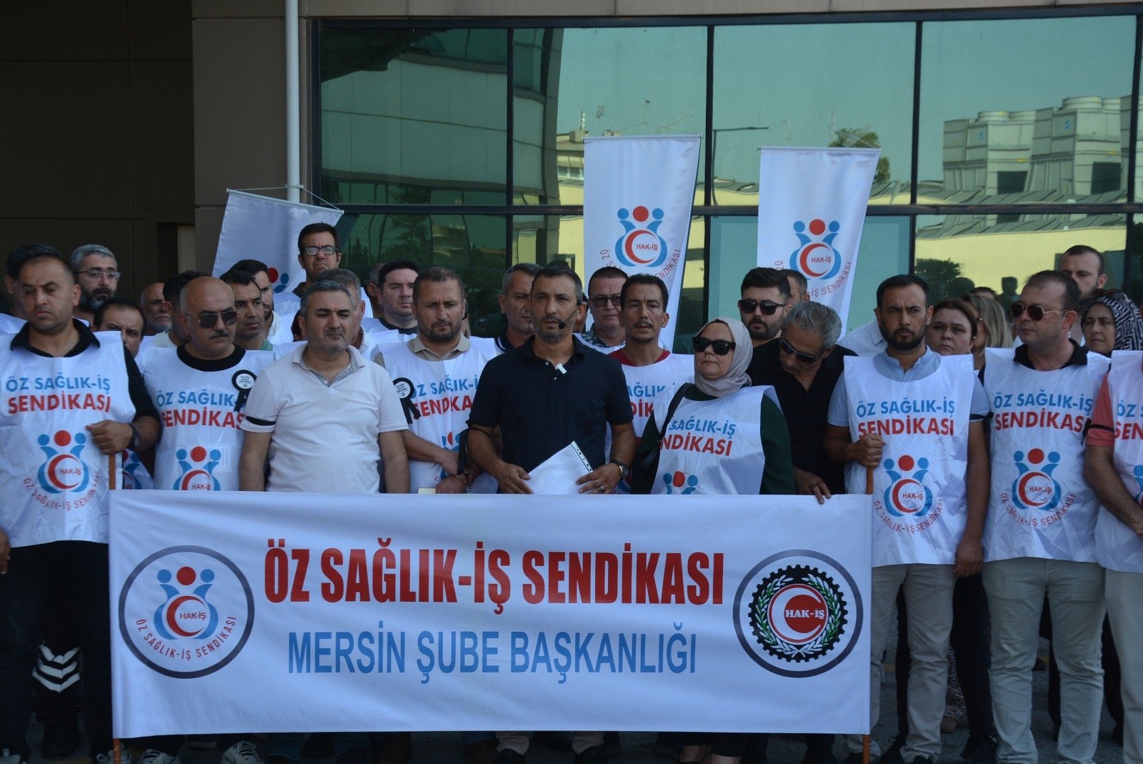 HAK-İŞ: Şehitlerimiz İçin Tek Yürek Oluyoruz